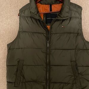 Tommy Hilfiger Men's Green Puffer Vest